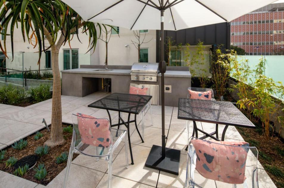 Urban Oasis 2 Bed In Dtla With Free Parking