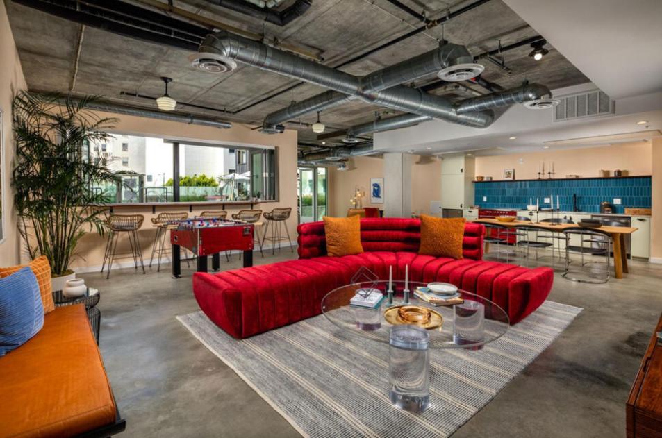 Urban Oasis 2 Bed In Dtla With Free Parking Los Angeles